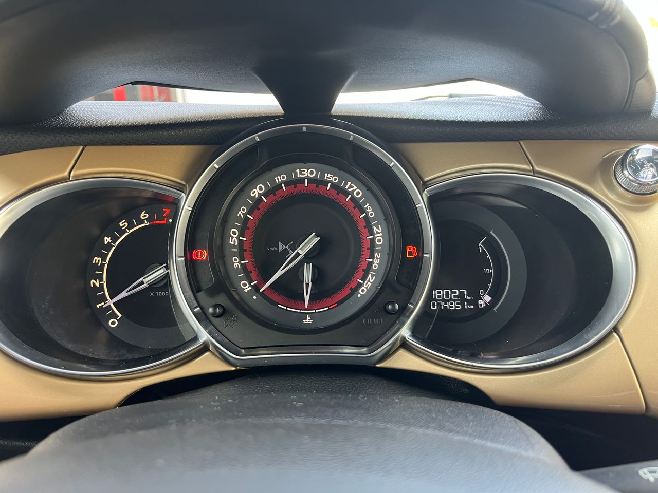 Foto DS Automobiles DS 3 12