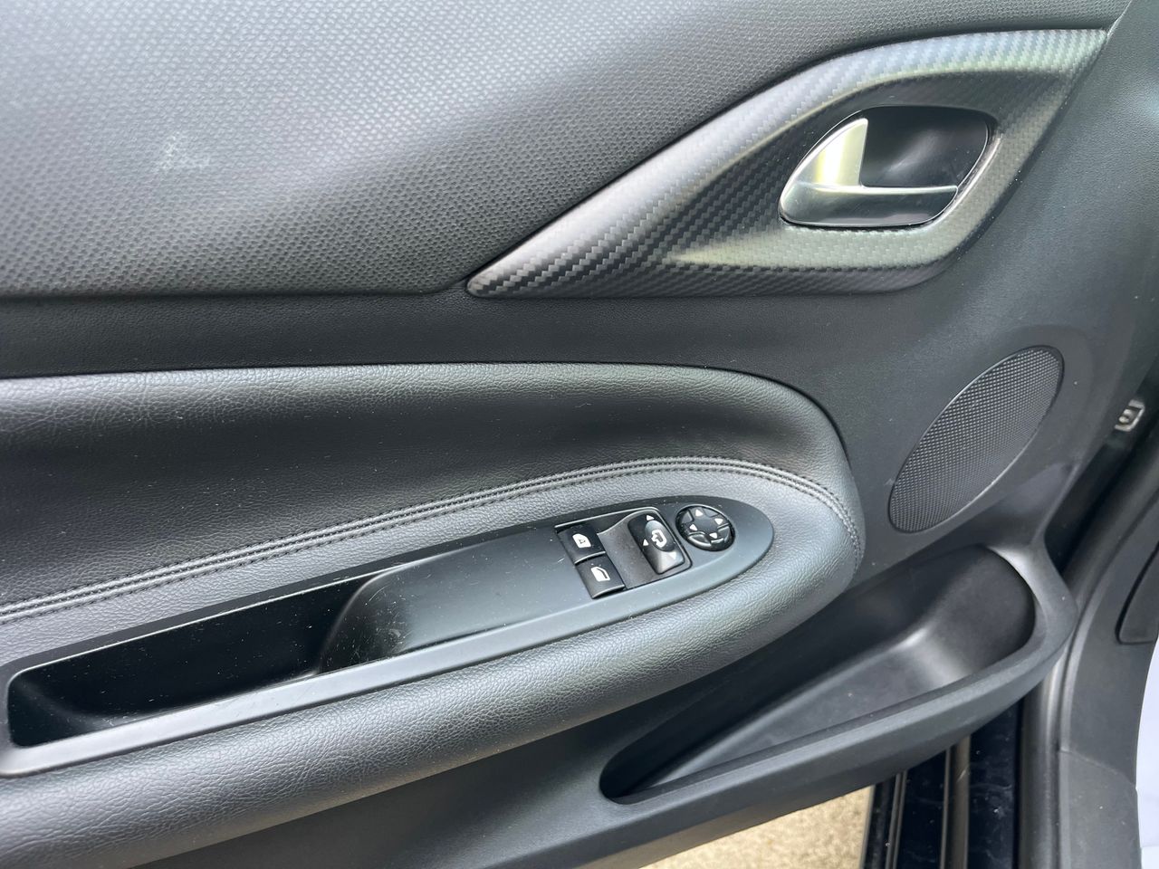 Foto DS Automobiles DS 3 16