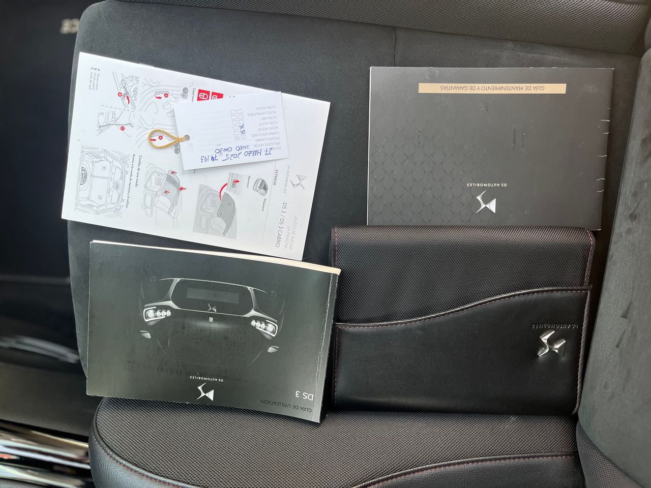 Foto DS Automobiles DS 3 26