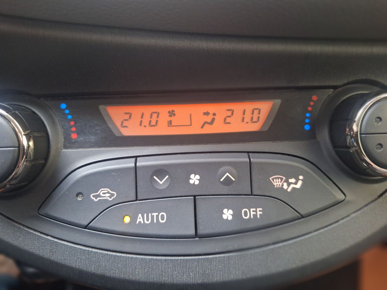Foto Toyota Yaris 10