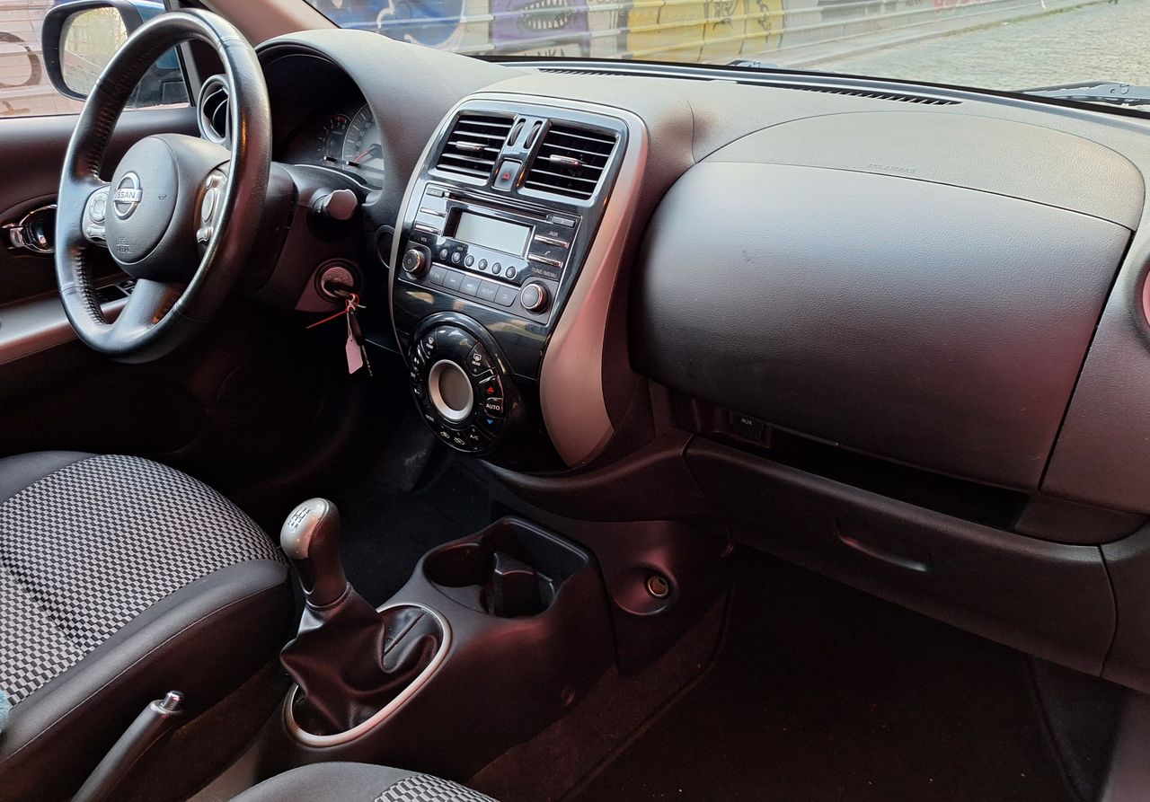 Foto Nissan Micra 10