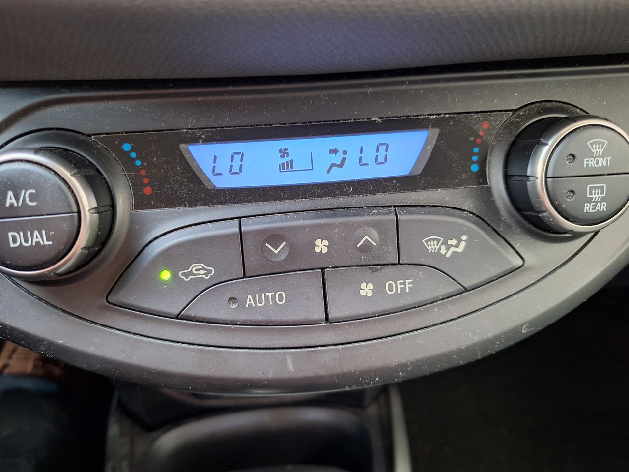 Foto Toyota Yaris 12