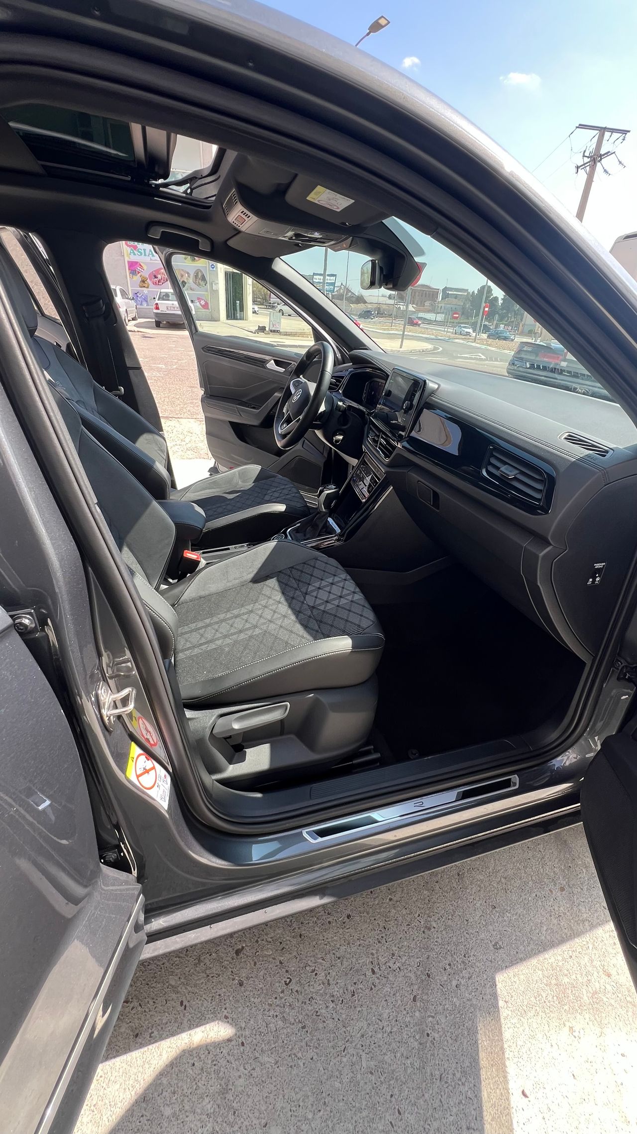 Foto Volkswagen T-Roc 11