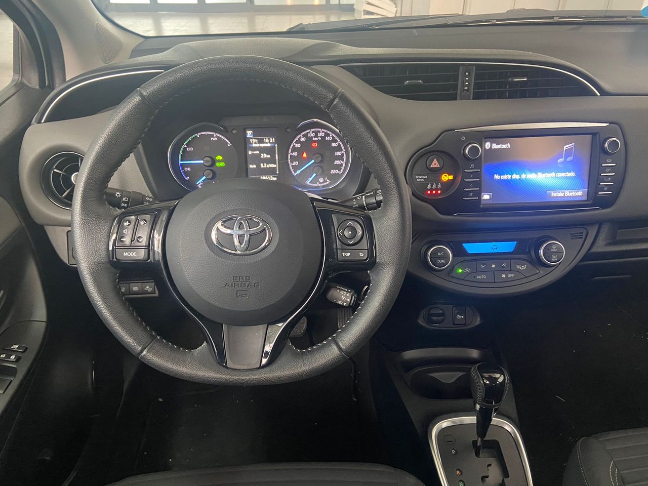 Foto Toyota Yaris 5