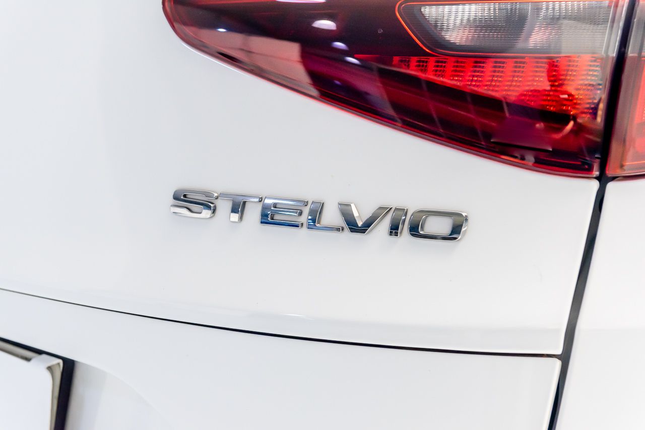 Foto Alfa Romeo Stelvio 37