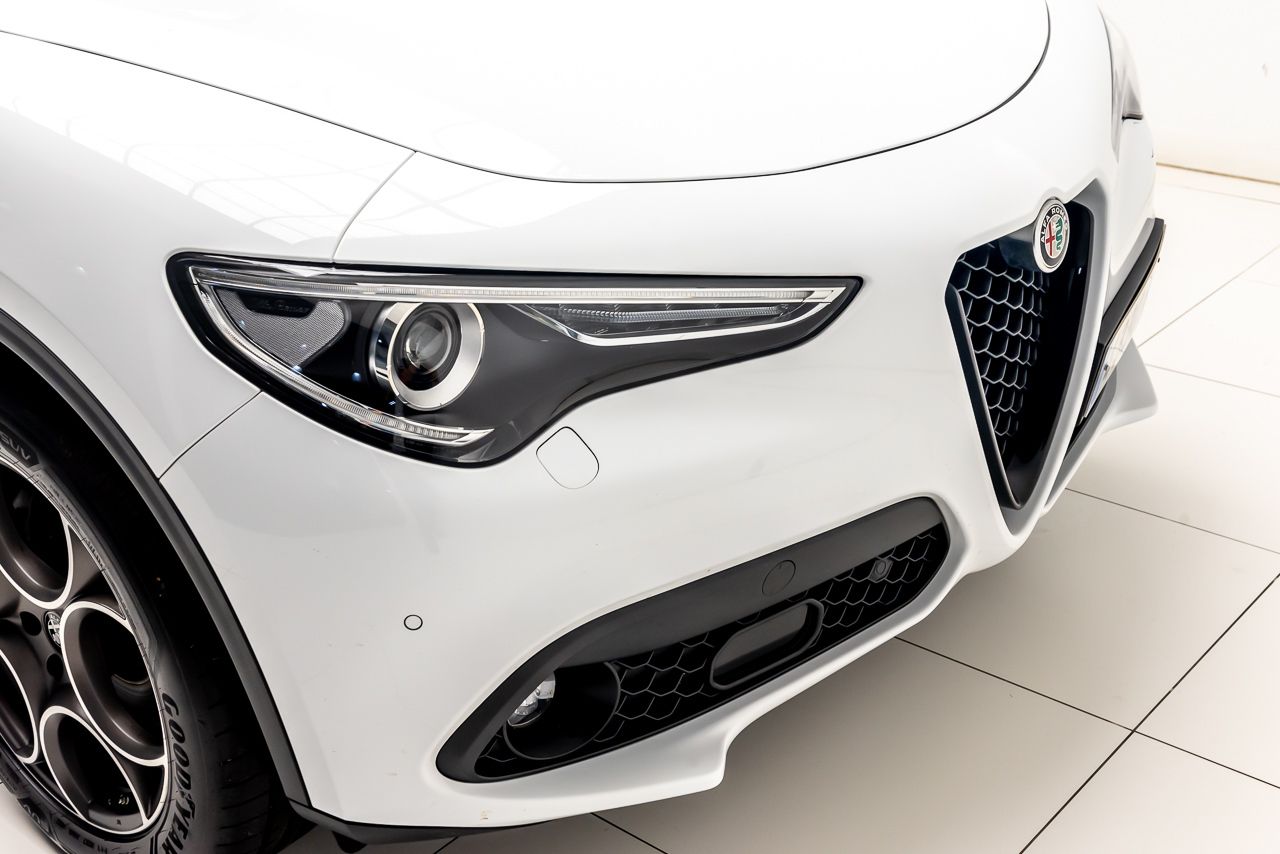 Foto Alfa Romeo Stelvio 40