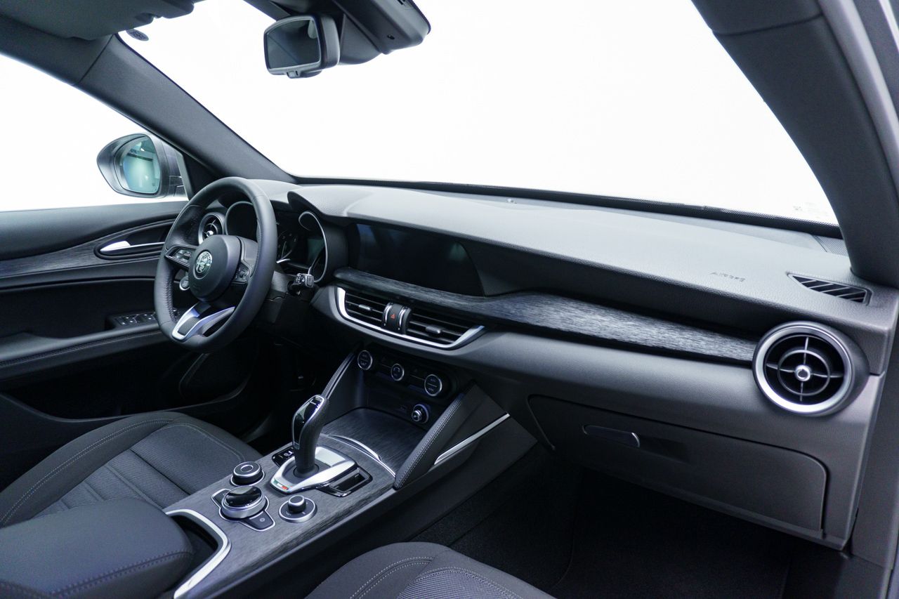 Foto Alfa Romeo Stelvio 17