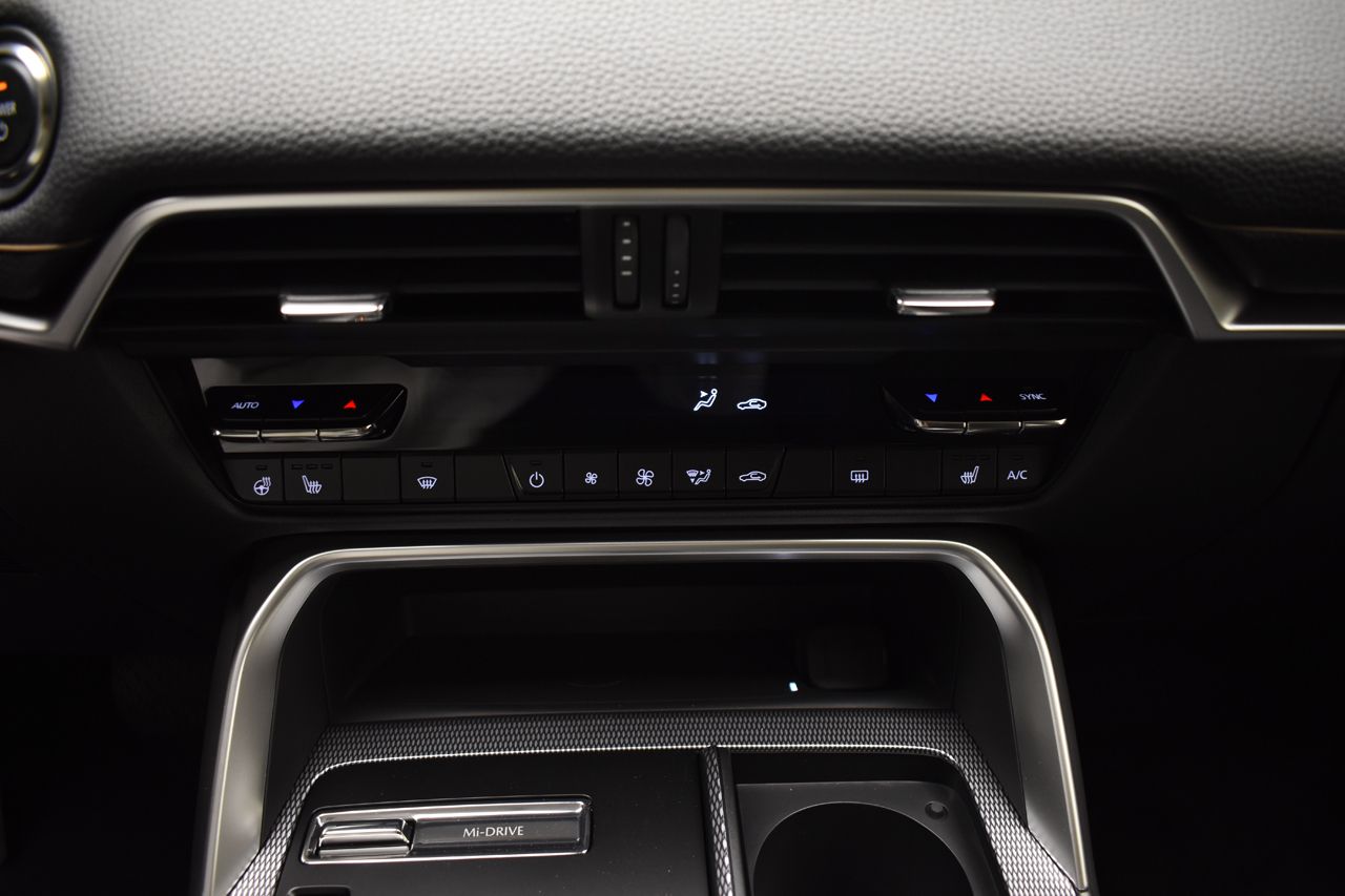 Foto Mazda CX-60 37