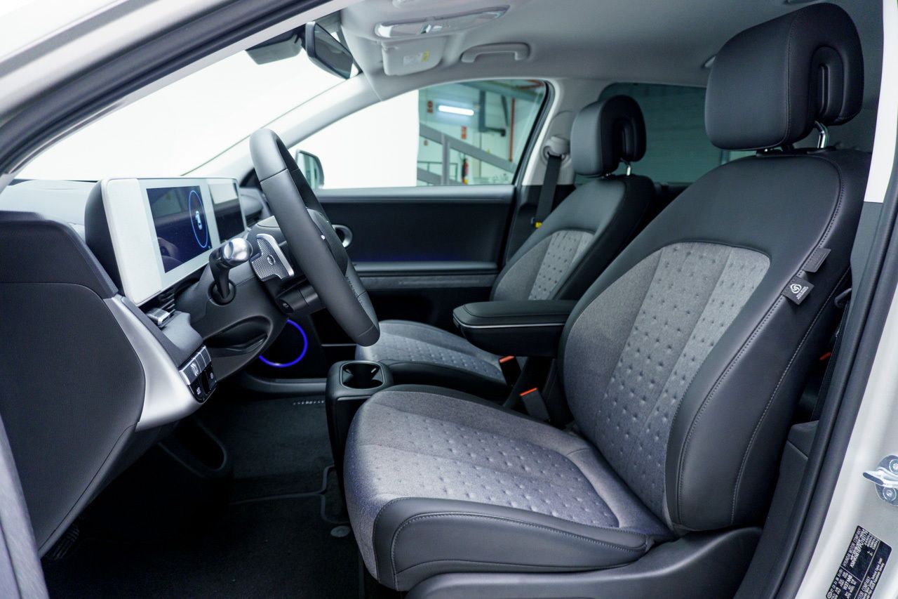 Foto Hyundai IONIQ 16