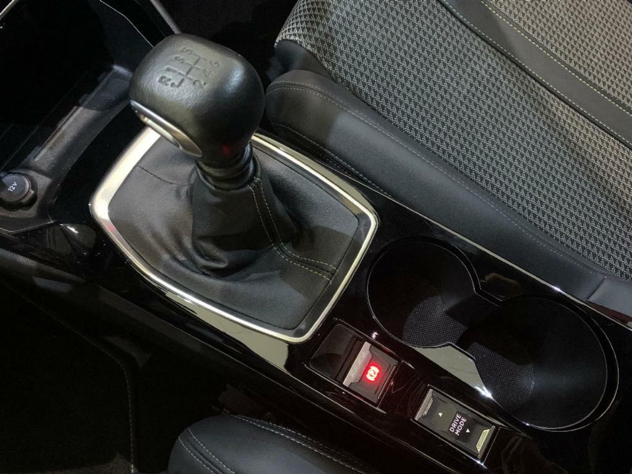 Foto Peugeot 2008 10
