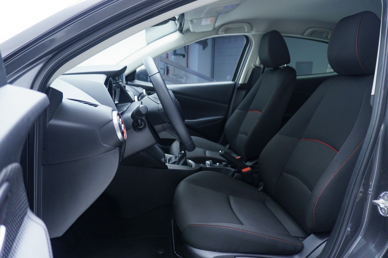 Foto Mazda Mazda2 16