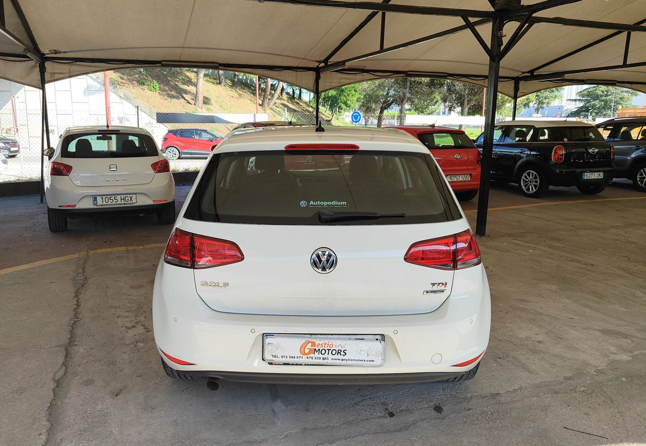 Foto Volkswagen Golf 8