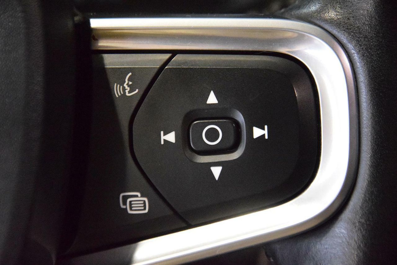 Foto Volvo XC40 12