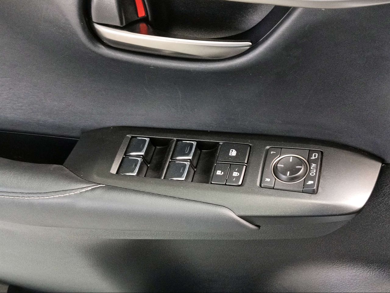Foto Lexus NX 16