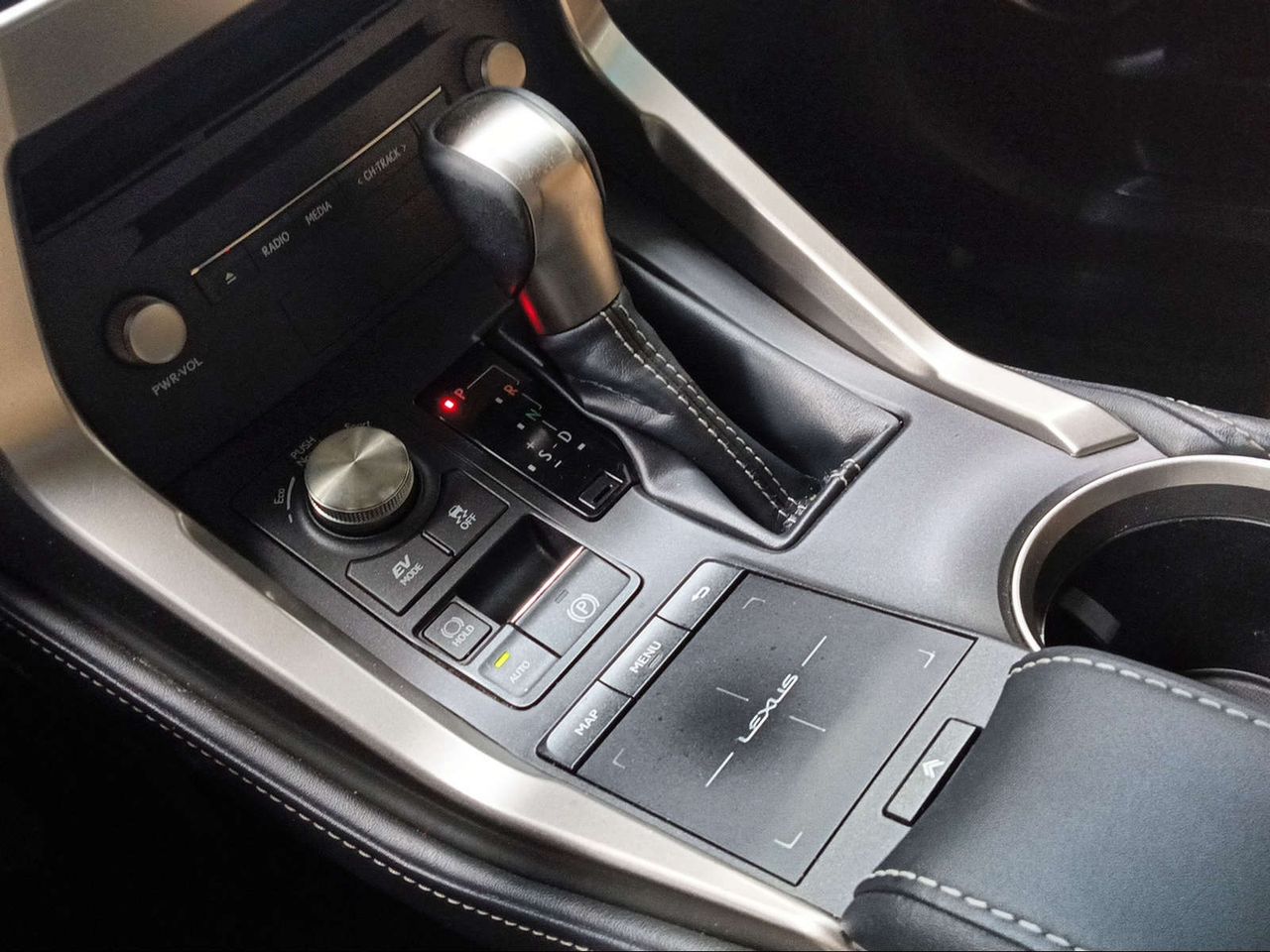 Foto Lexus NX 15