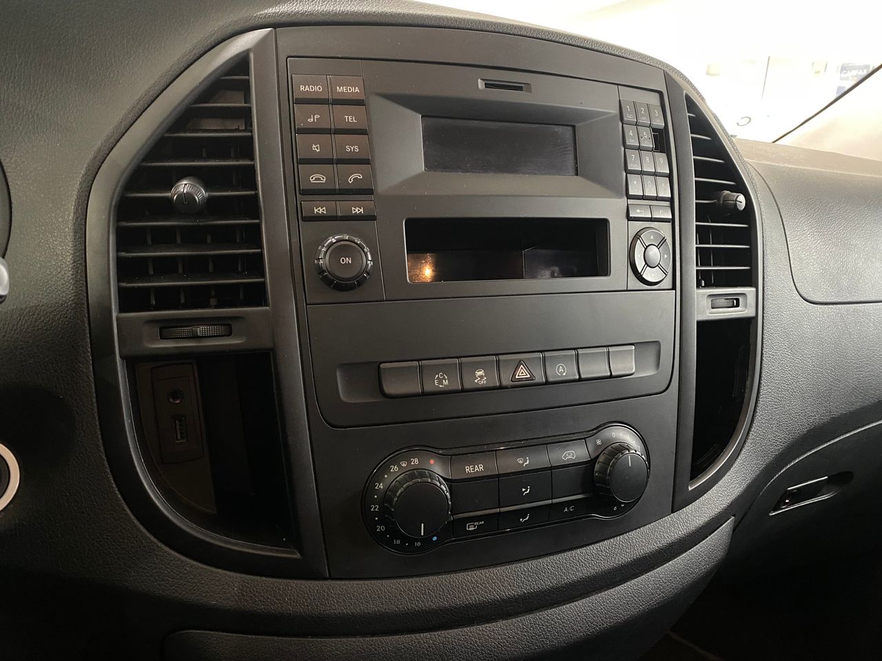 Foto Mercedes-Benz Vito 14
