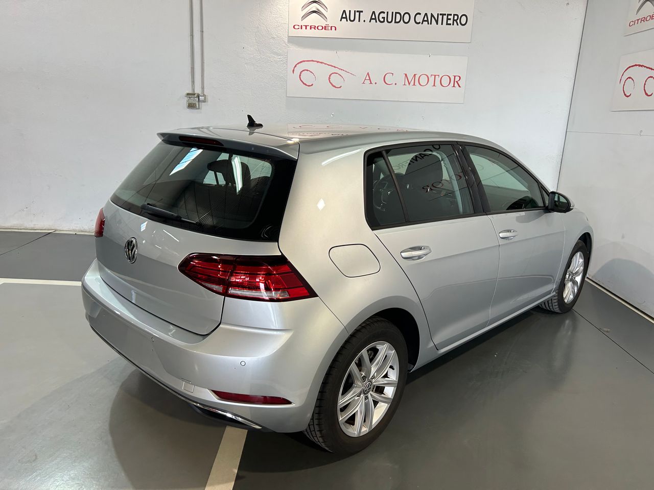 Foto Volkswagen Golf 19