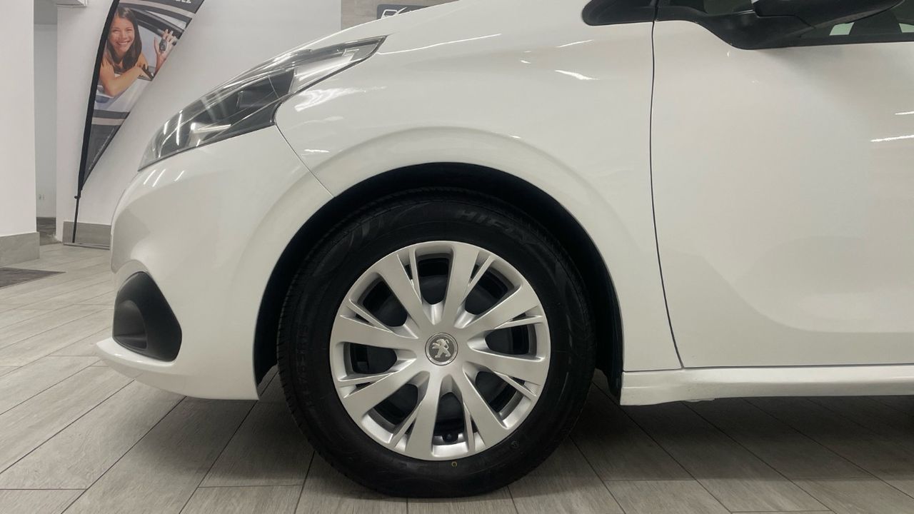 Foto Peugeot 208 14