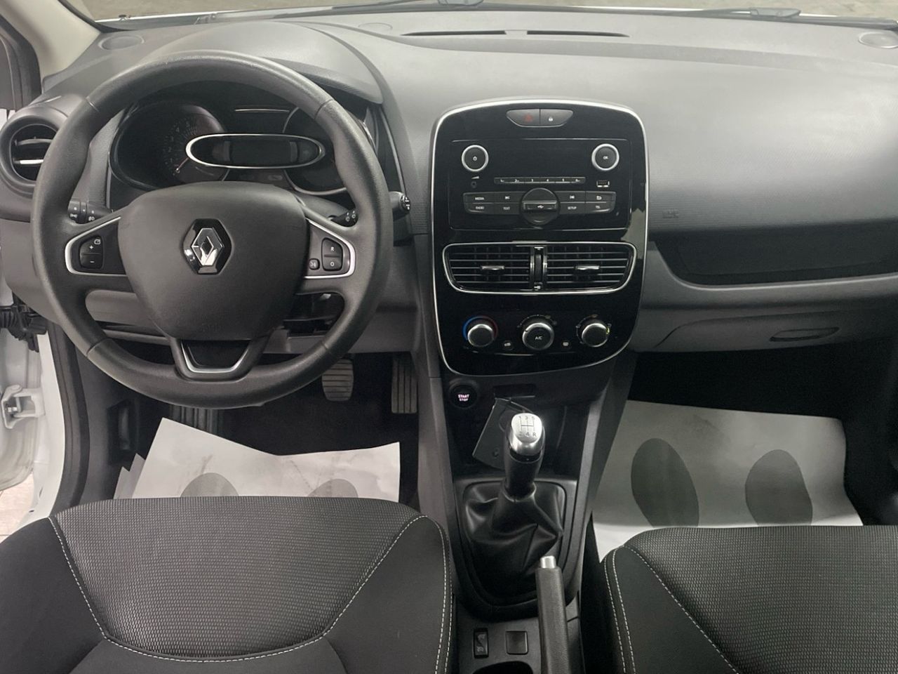 Foto Renault Clio 18