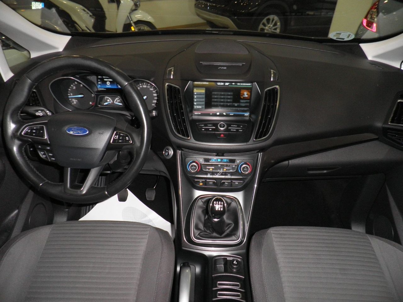 Foto Ford Grand C-MAX 12