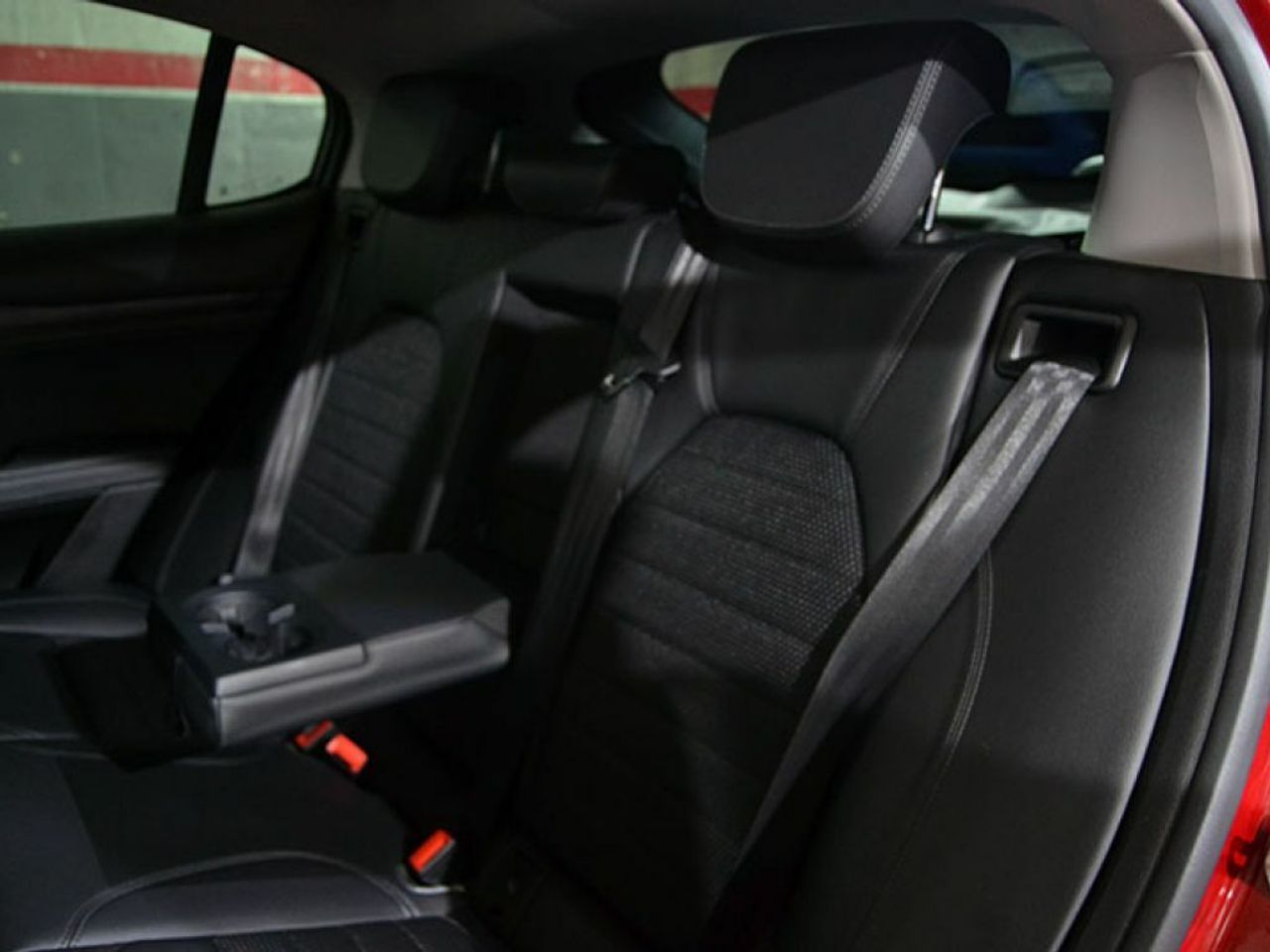 Foto Alfa Romeo Stelvio 14