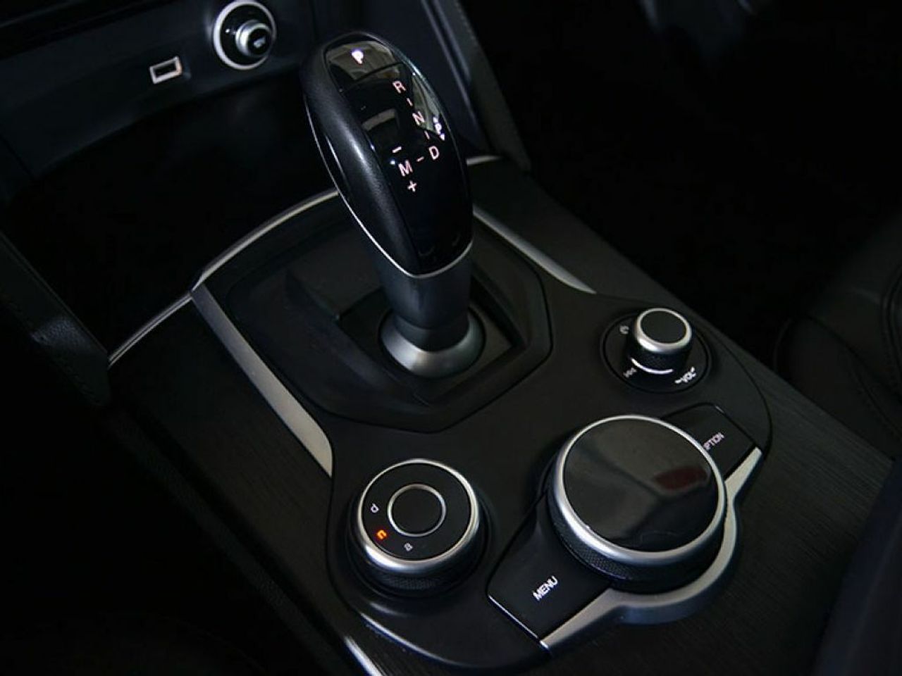Foto Alfa Romeo Stelvio 31