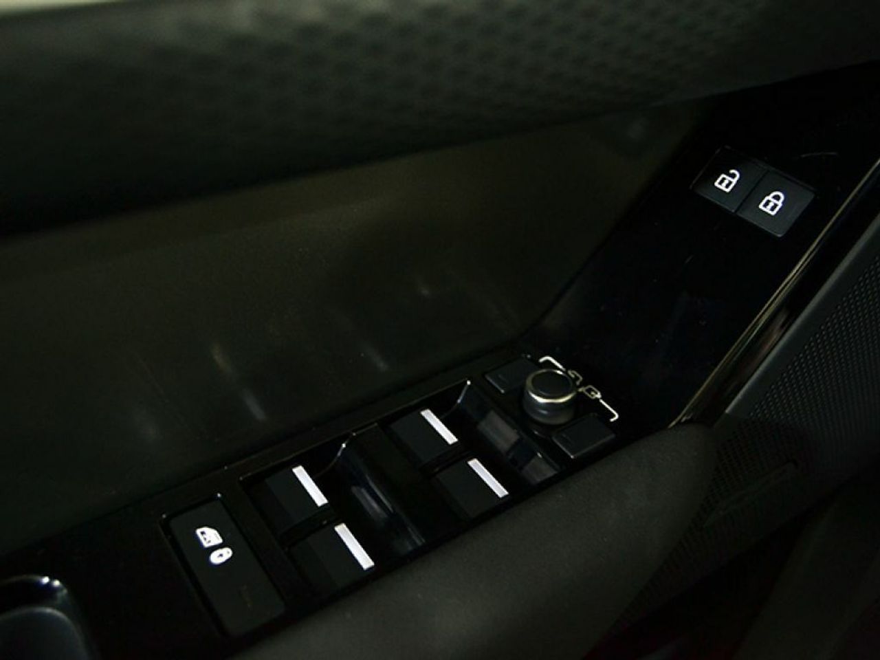 Foto Land-Rover Range Rover Velar 16
