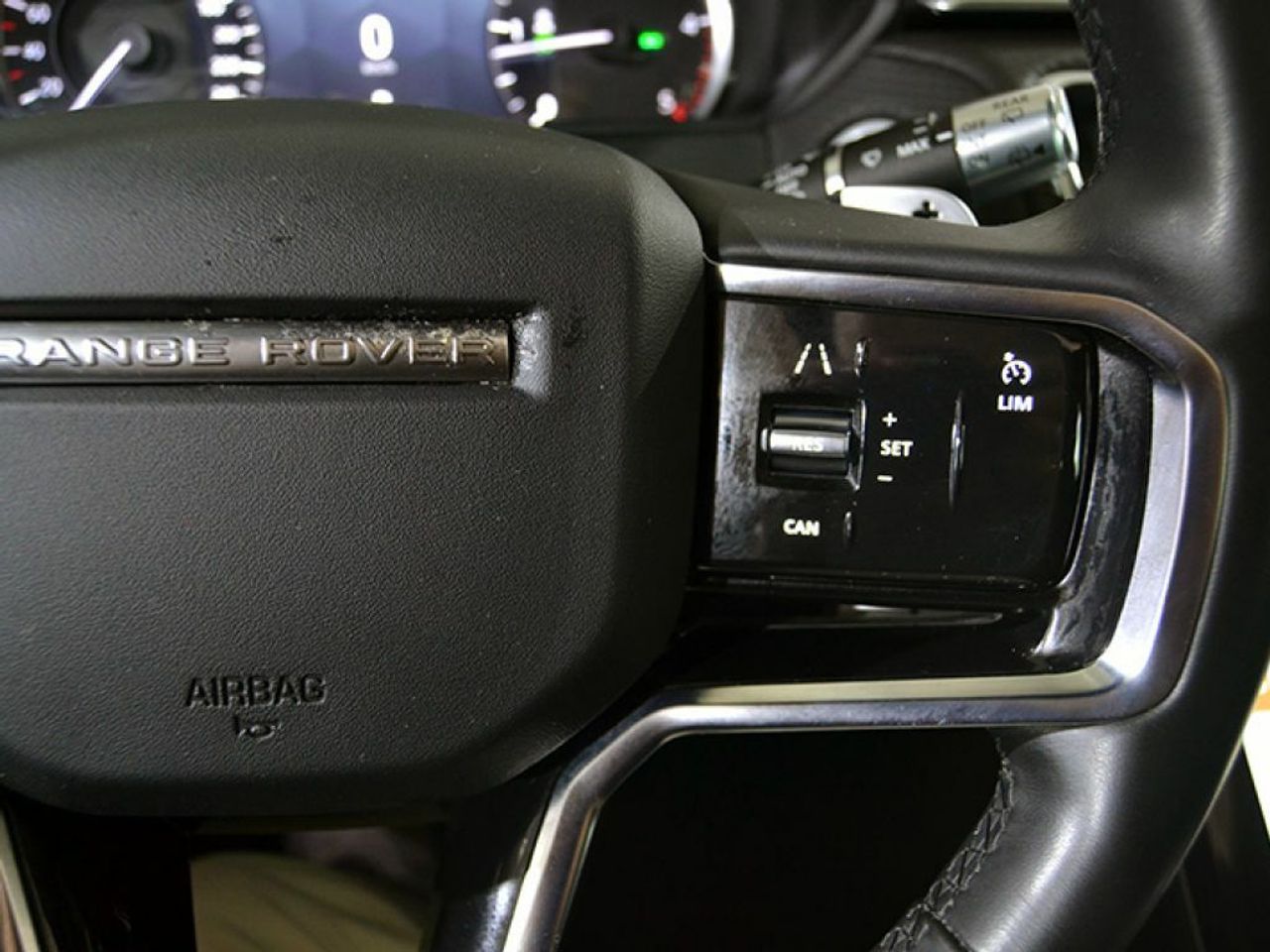 Foto Land-Rover Range Rover Velar 21