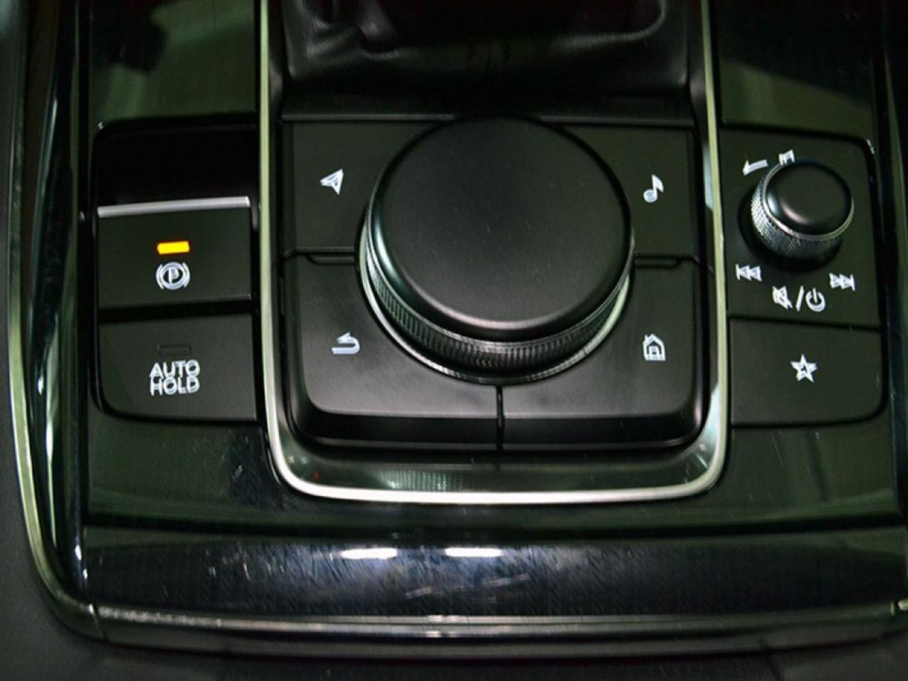 Foto Mazda CX-30 22