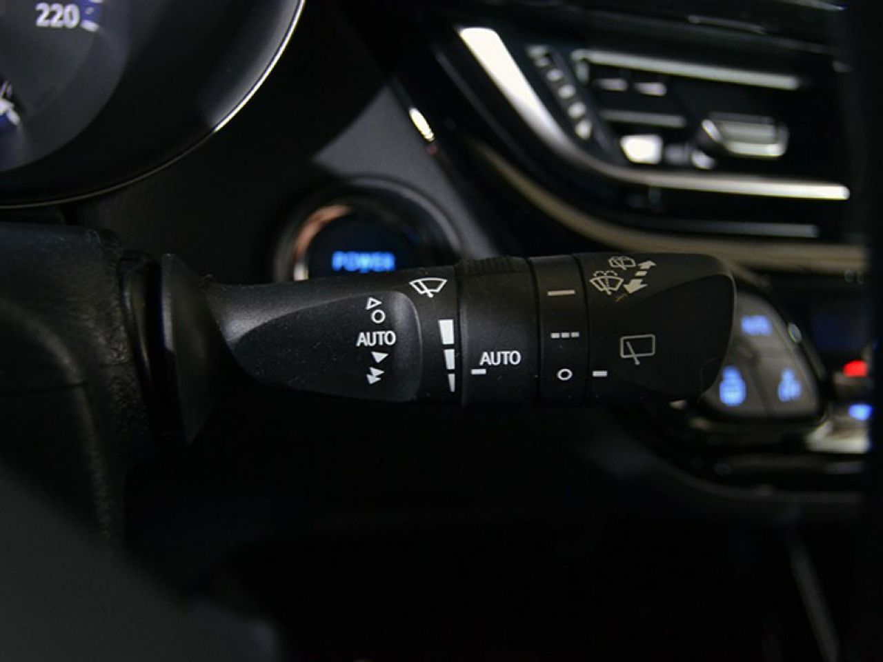 Foto Toyota C-HR 19