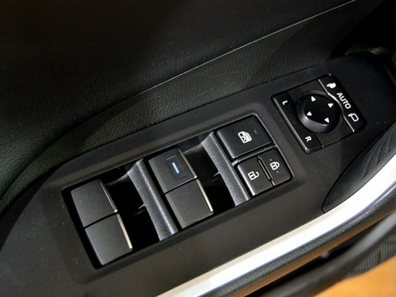 Foto Toyota Rav4 16