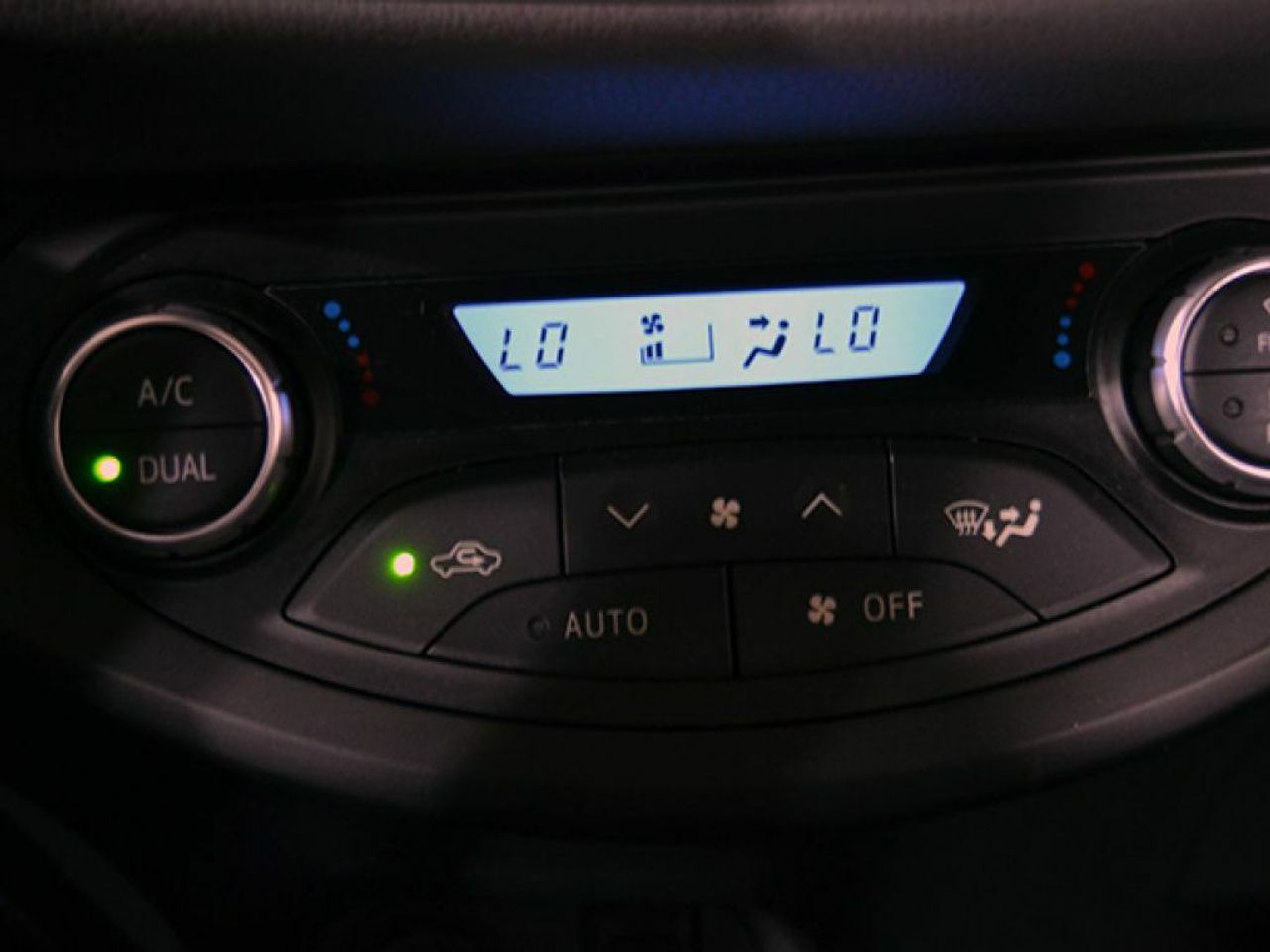 Foto Toyota Yaris 26