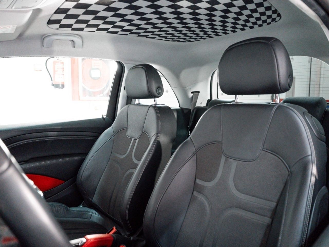 Foto Opel Adam 8
