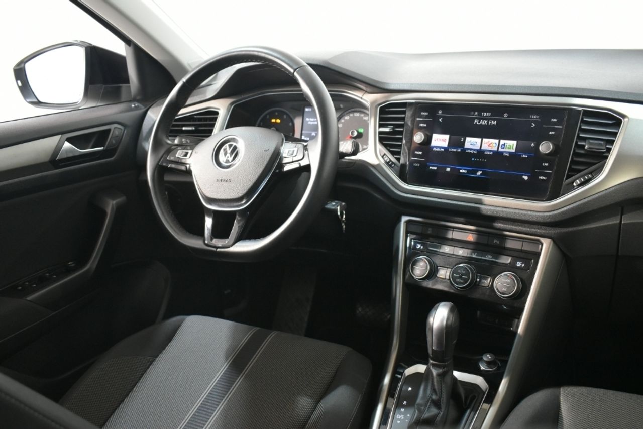 Foto Volkswagen T-Roc 11