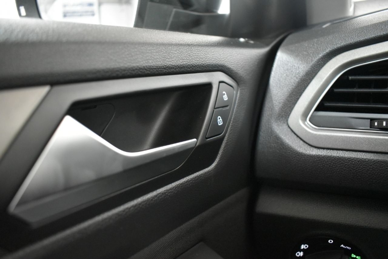 Foto Volkswagen T-Roc 18