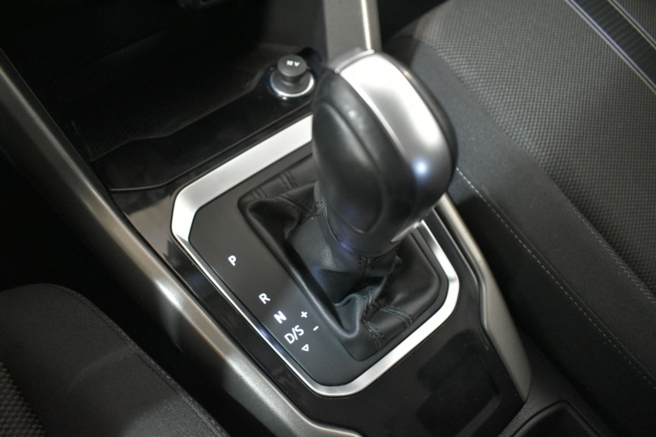 Foto Volkswagen T-Roc 24