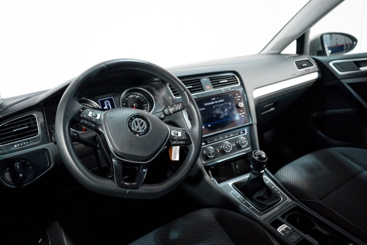 Foto Volkswagen Golf 21