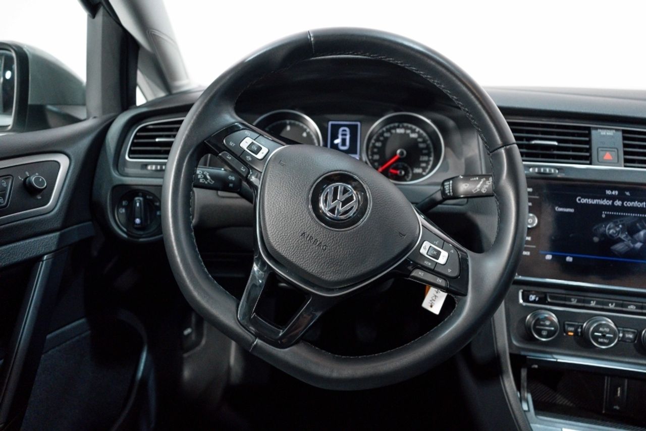 Foto Volkswagen Golf 24