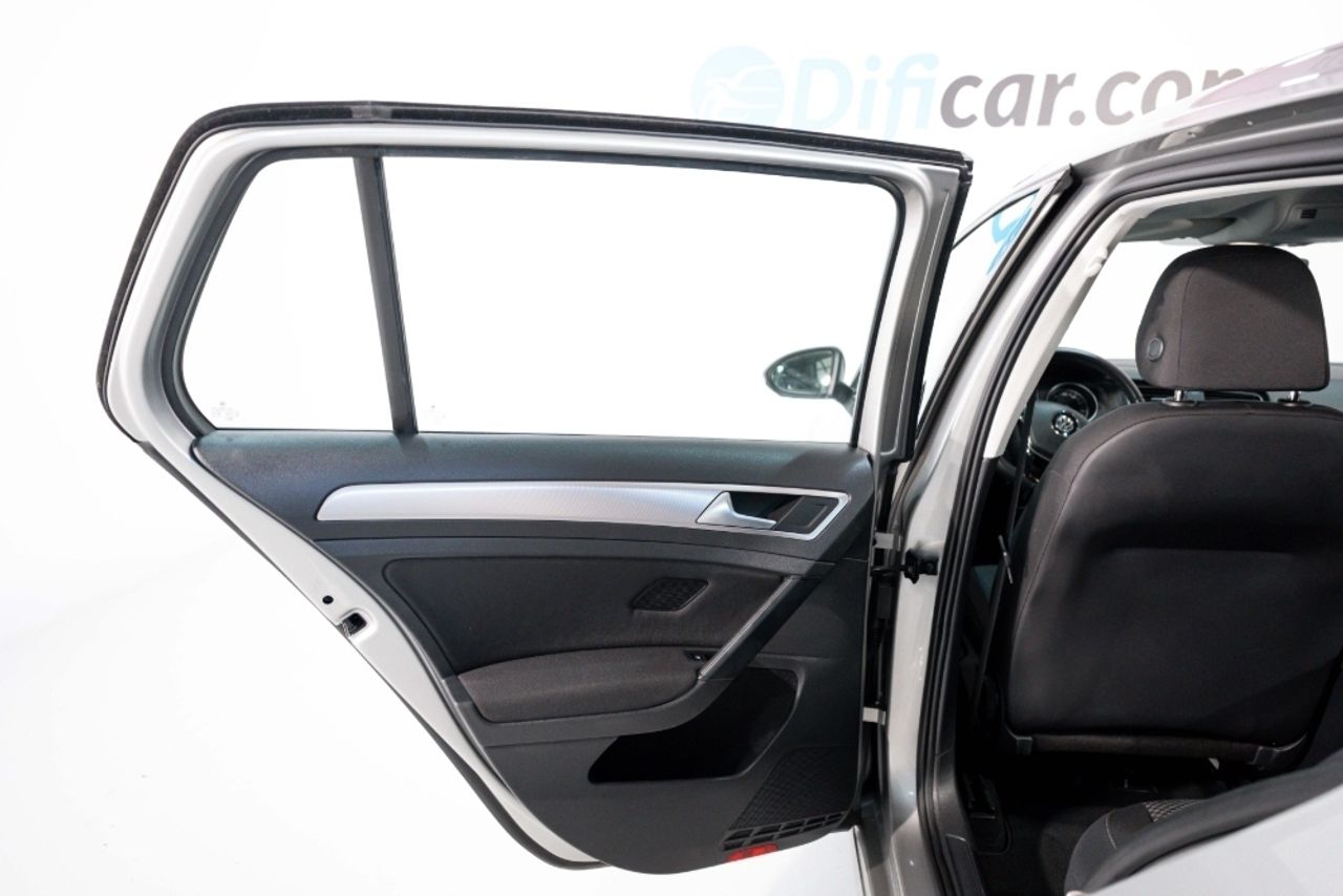 Foto Volkswagen Golf 28