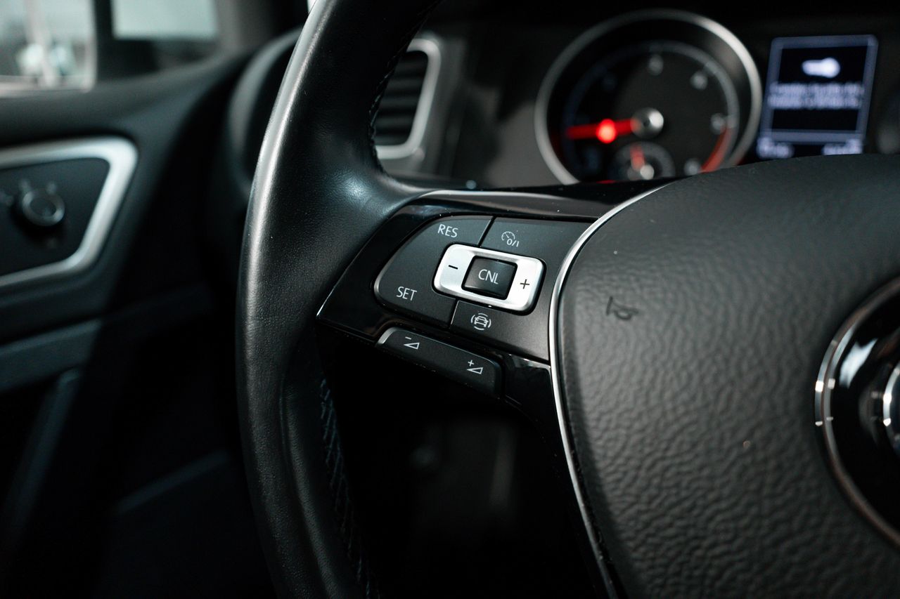 Foto Volkswagen Golf 8