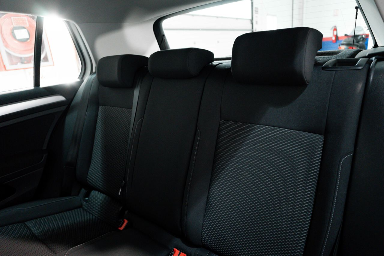 Foto Volkswagen Golf 28
