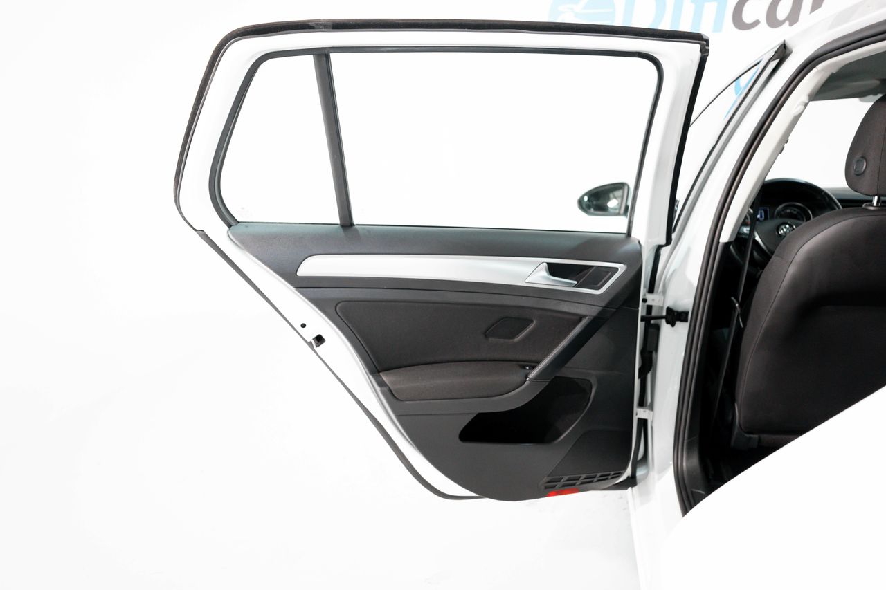 Foto Volkswagen Golf 29