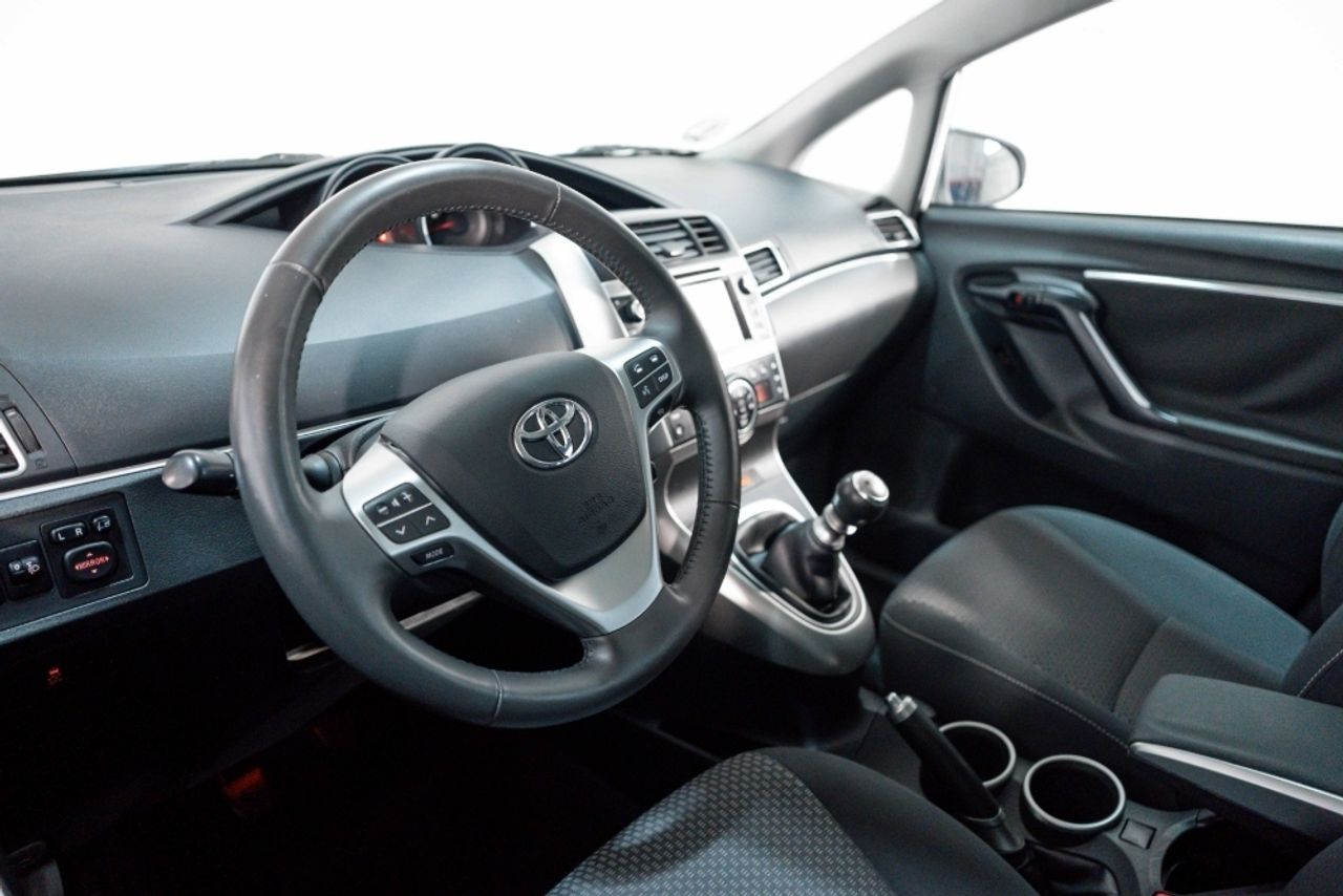 Foto Toyota Corolla Verso 7