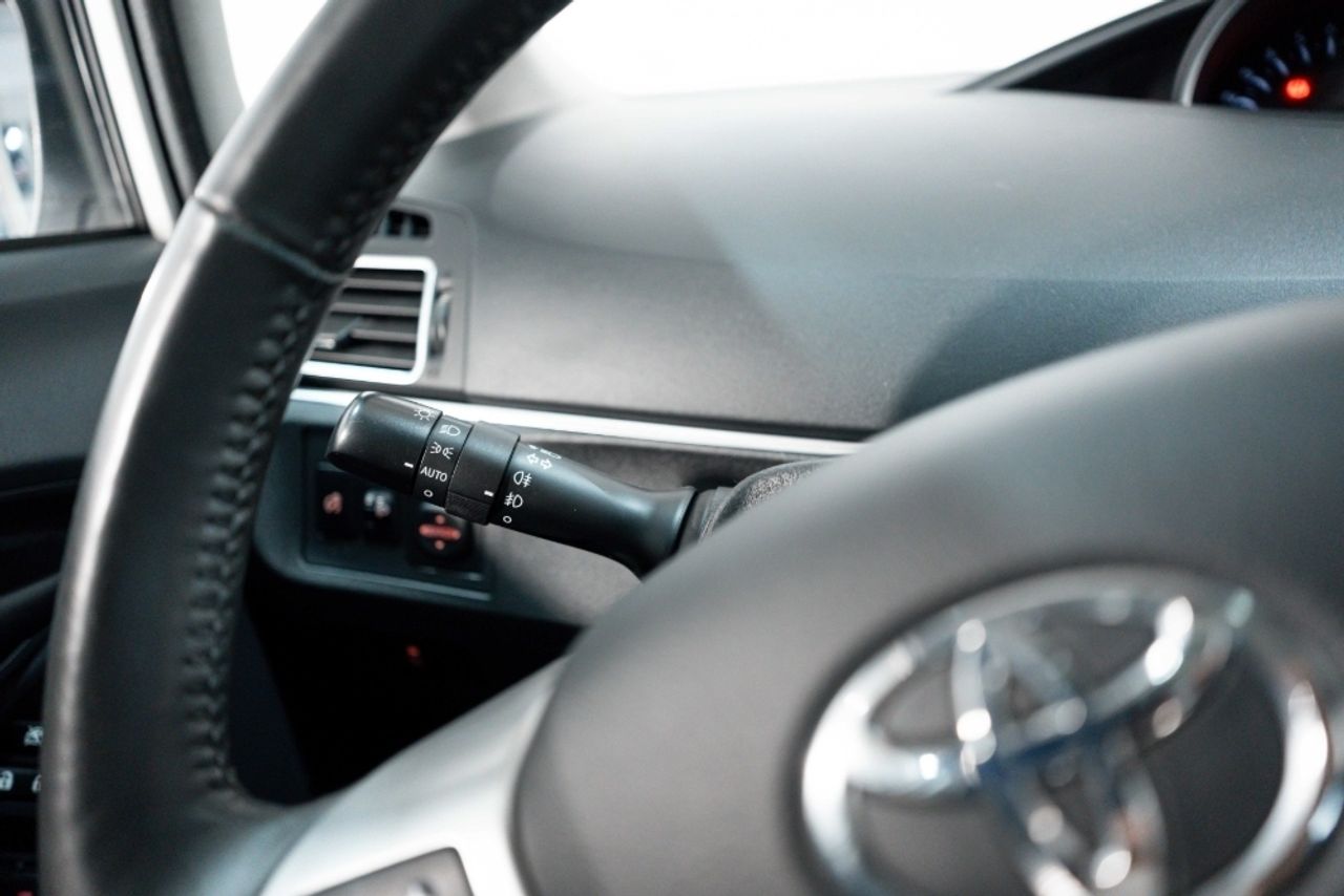 Foto Toyota Corolla Verso 10