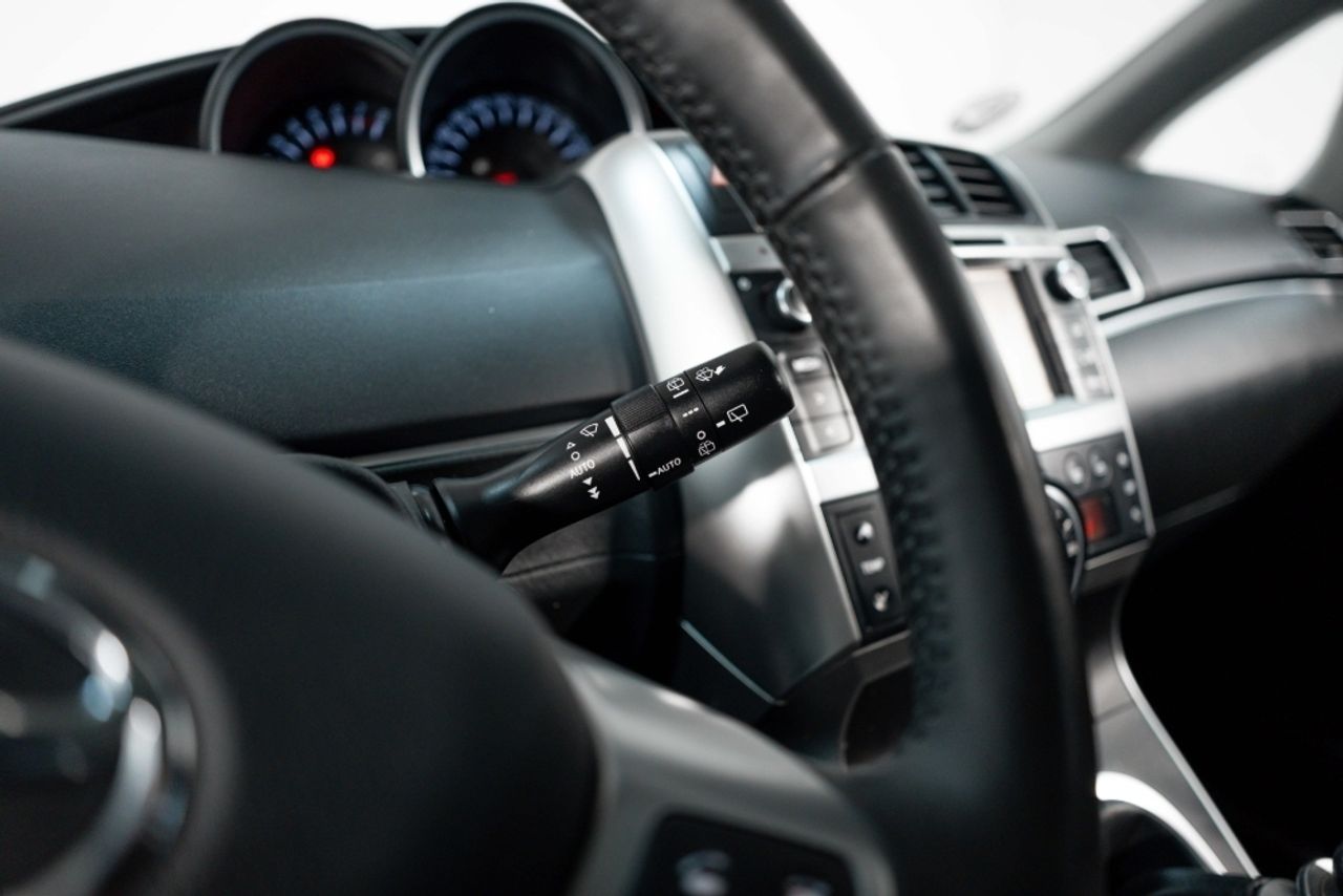 Foto Toyota Corolla Verso 15