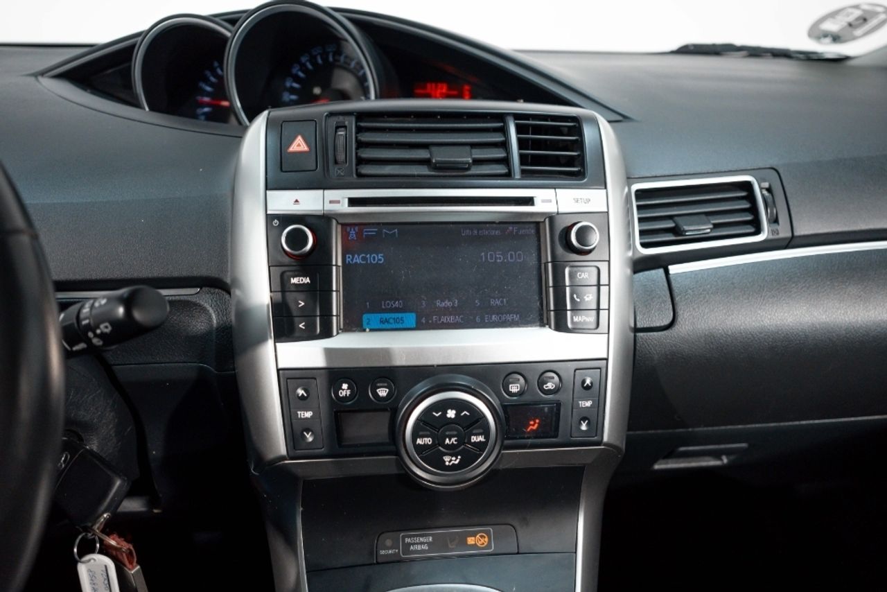 Foto Toyota Corolla Verso 18