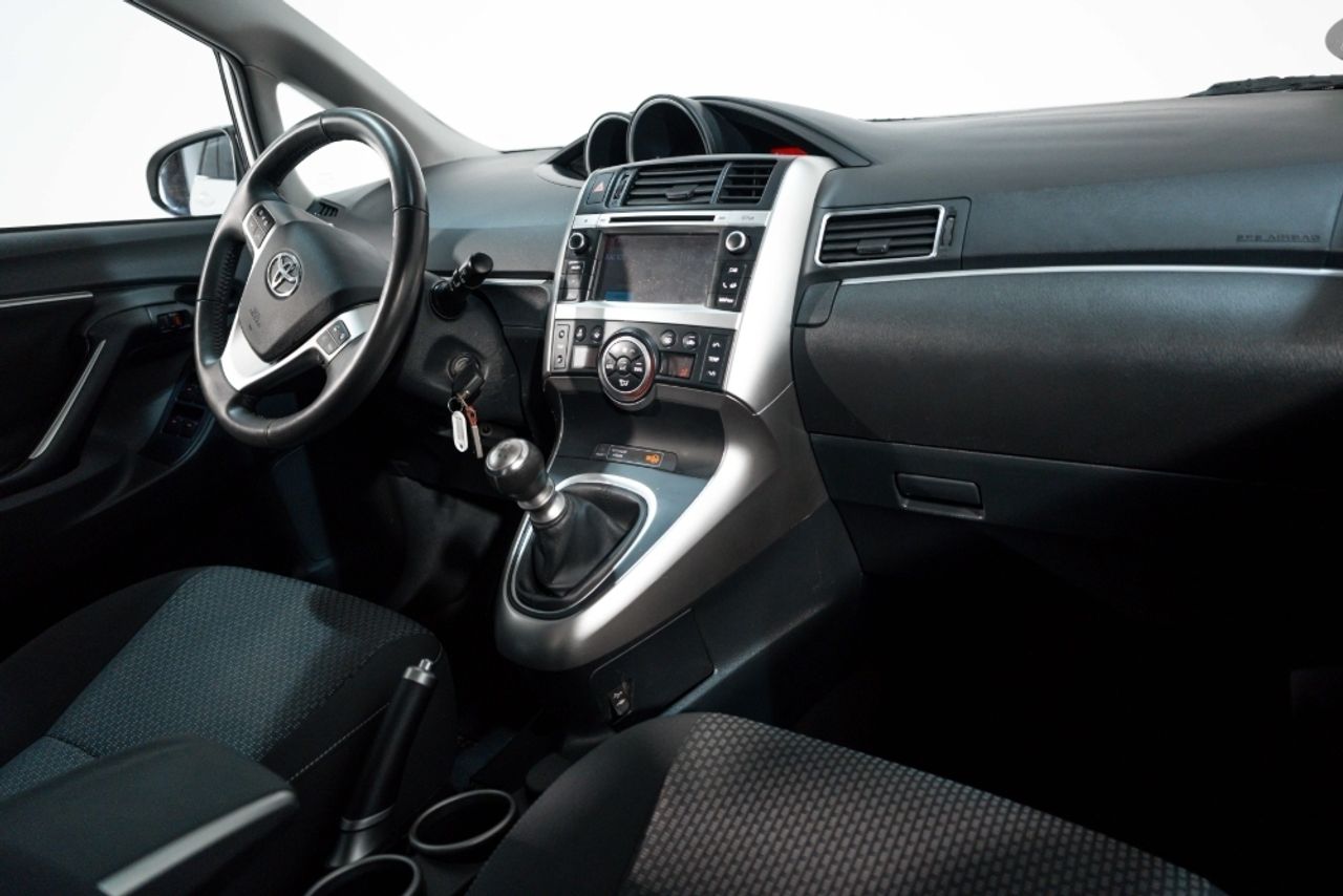 Foto Toyota Corolla Verso 21