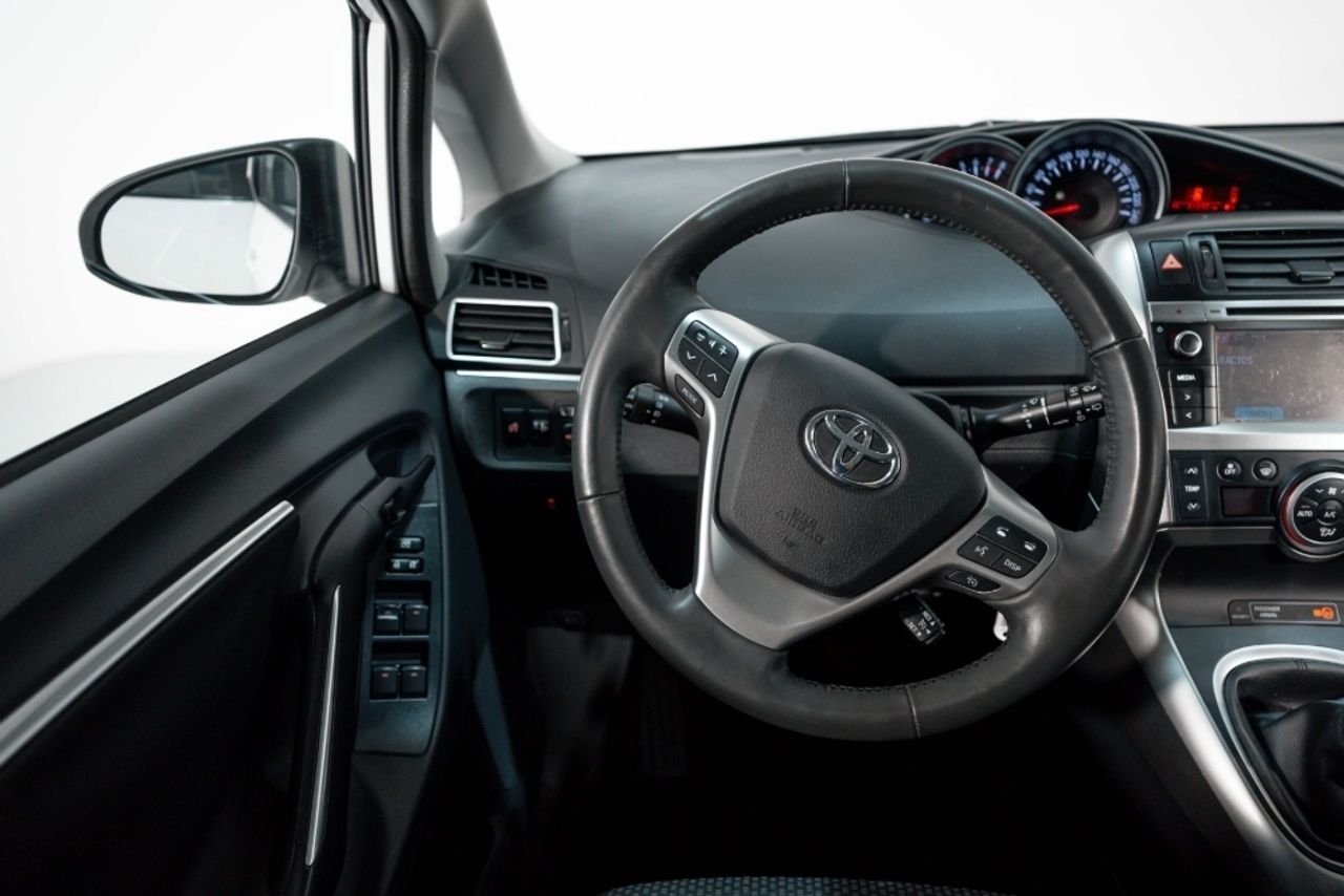 Foto Toyota Corolla Verso 22