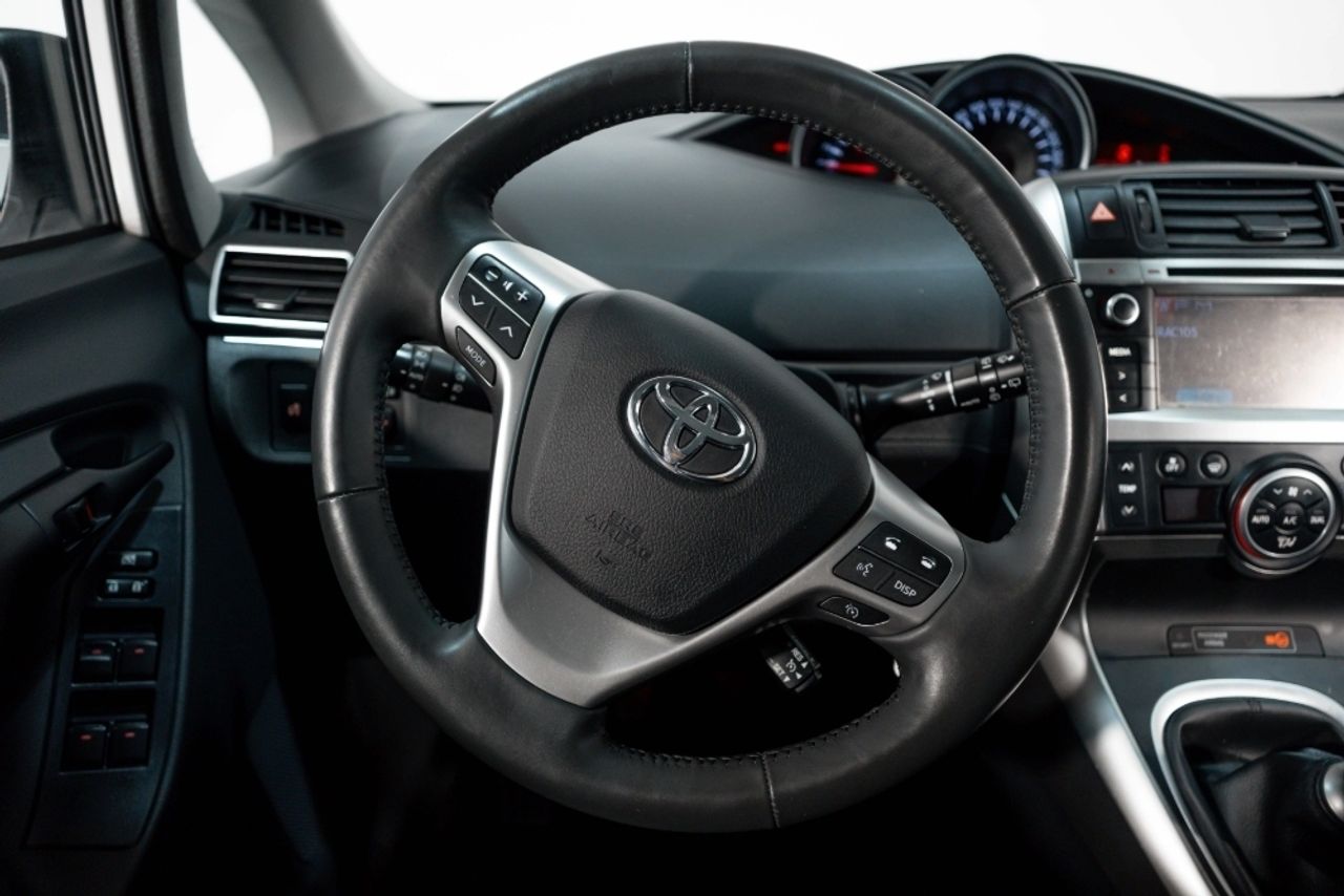 Foto Toyota Corolla Verso 23