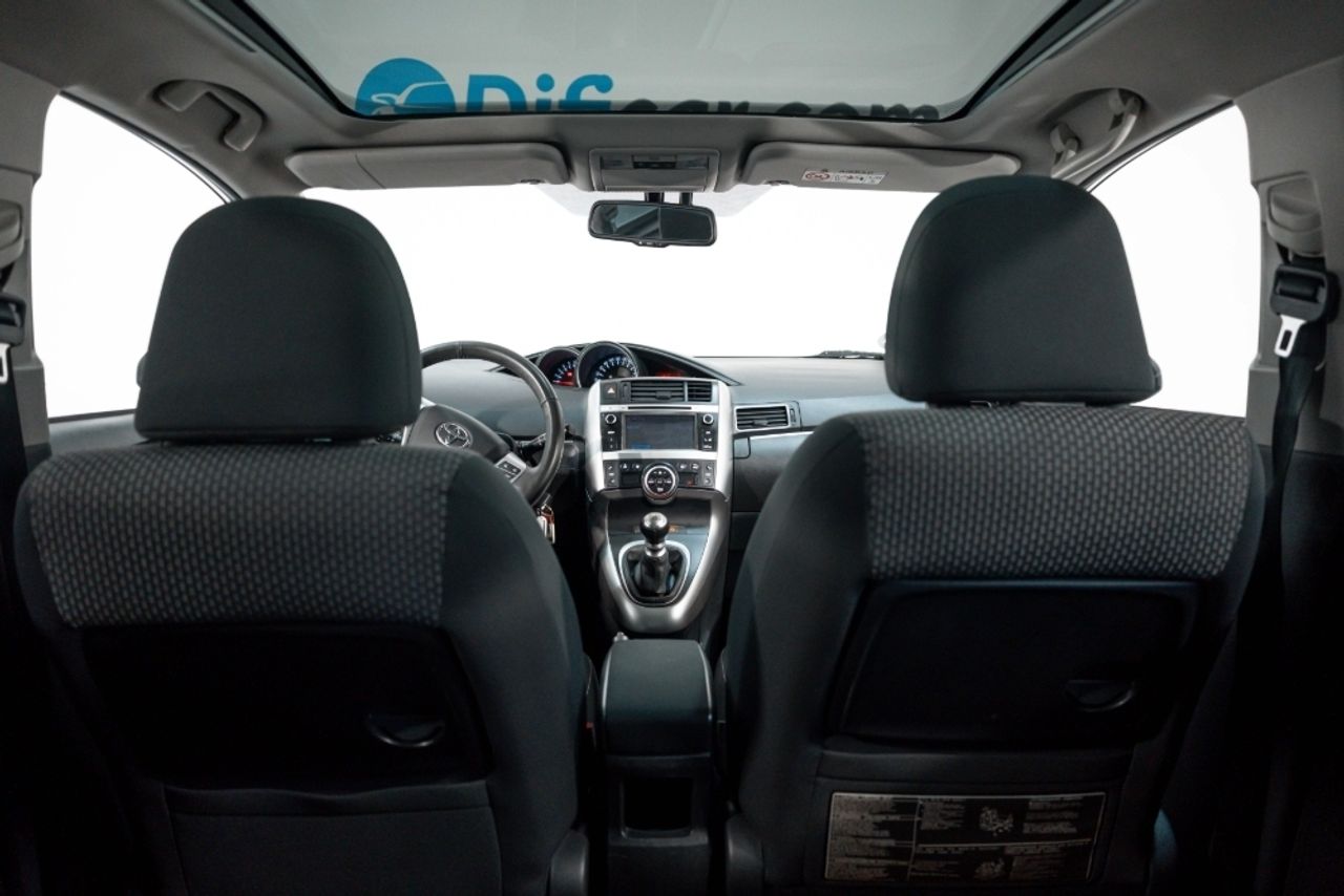 Foto Toyota Corolla Verso 28
